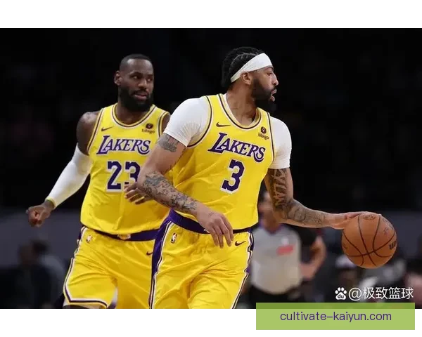 湖人迎关键对决詹姆斯与浓眉状态成季后赛胜负风向标之战备受瞩目 湖人迎关键对决詹姆斯与浓眉状态成季后赛胜负风向标之战备受瞩目