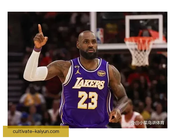 詹姆斯复出砍下三双湖人强势反弹冲击西部前四赛季关键阶段再掀高潮热血时刻 詹姆斯复出砍下三双湖人强势反弹冲击西部前四赛季关键阶段再掀高潮热血时刻