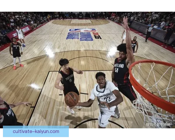 最新NBA赛季动向:明星球员交易风波与新秀崭露头角 最新NBA赛季动向:明星球员交易风波与新秀崭露头角